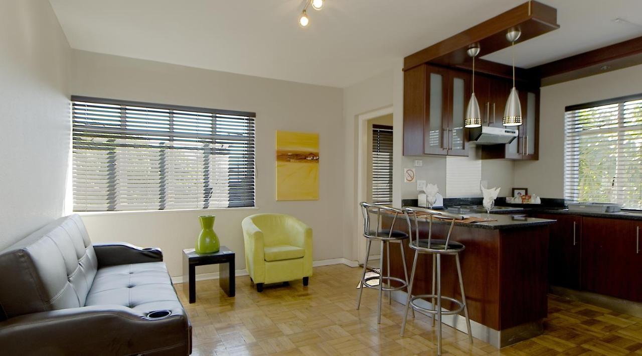 10 On Cape Self Catering Apartments Port Elizabeth Dış mekan fotoğraf