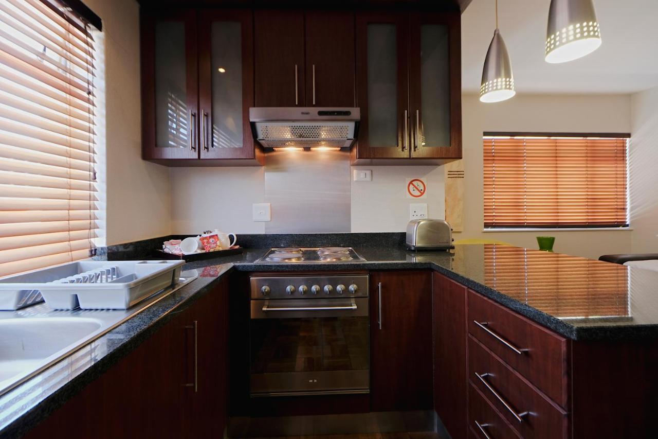 10 On Cape Self Catering Apartments Port Elizabeth Dış mekan fotoğraf